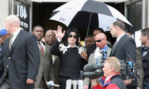 GARY, IN - JUNE 11, 2003:   Singer Michael Jackson greets fans while visiting his hometown City Hall. Jackson made his first public appearance in his hometown in over twenty years on June 11 2003 in Gary, Indiana. (Photo by Ian Barkley/Getty Images)
 *** Local Caption *** Michael Jackson