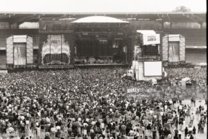 Michael Jackson Konzert - 11.07 92 - Das Publikum des US-amerikanischen Sänger Michael Jackson während eines Konzerts am 11.07 1992. (Photo by ZIK Images/United Archives via Getty Images)